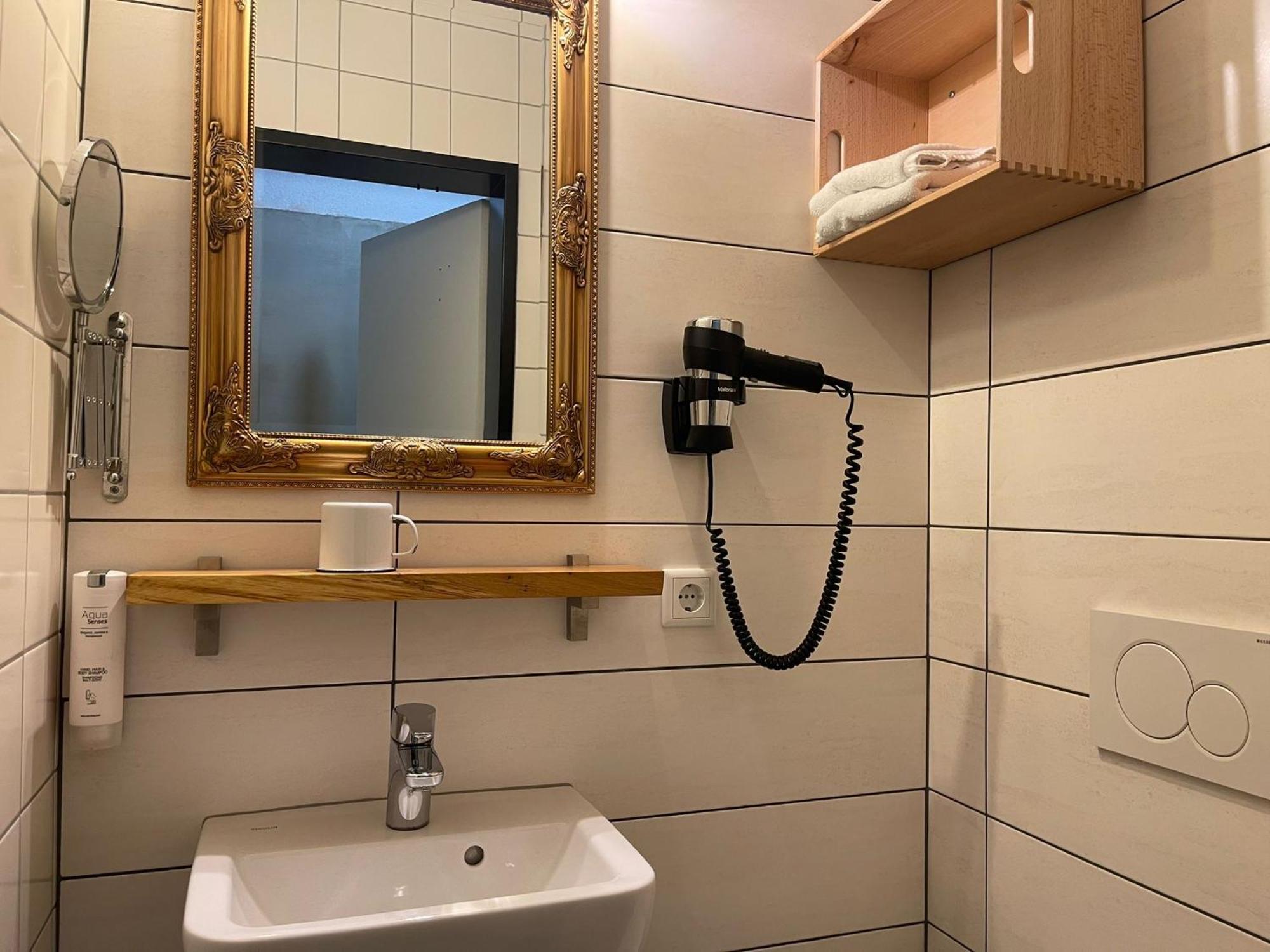 Koby Work&Stay Souterrain Apartment, Wifi&Komfort هيرفورد المظهر الخارجي الصورة